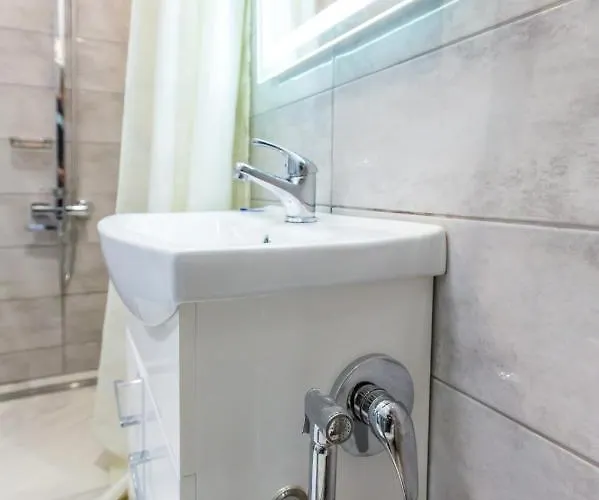 Galitskaya Street Apartment *